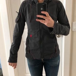Mountain hardware jacket